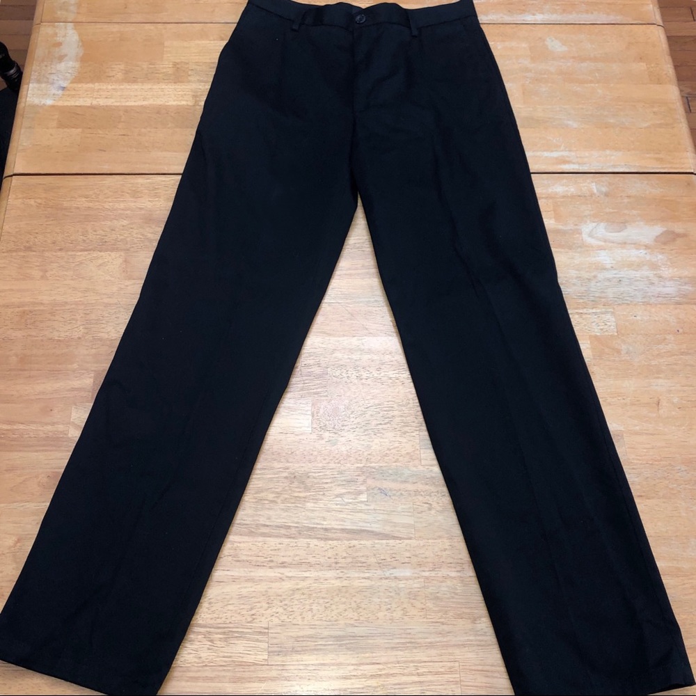 Docker’sSignature Khaki Dress Pant